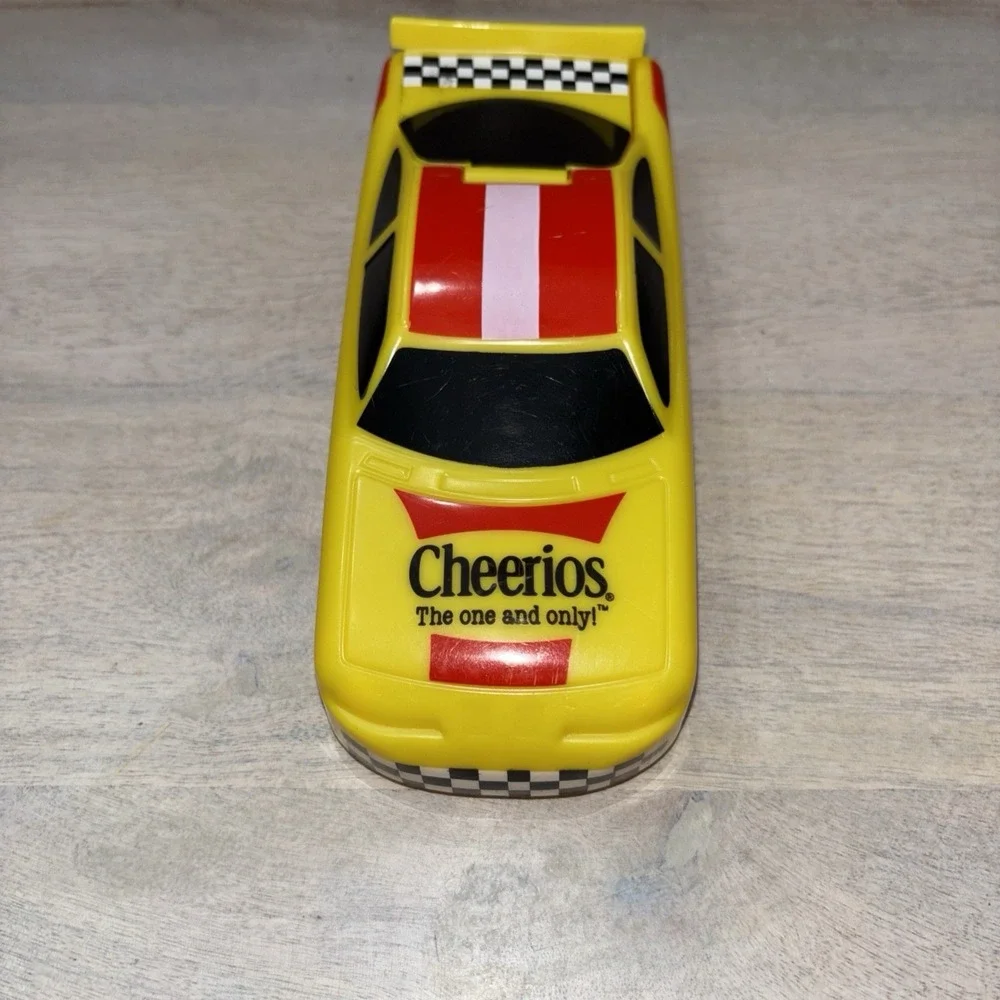 General Mills CHEERIOS Cereal RACE CAR Snack Container Vintage
